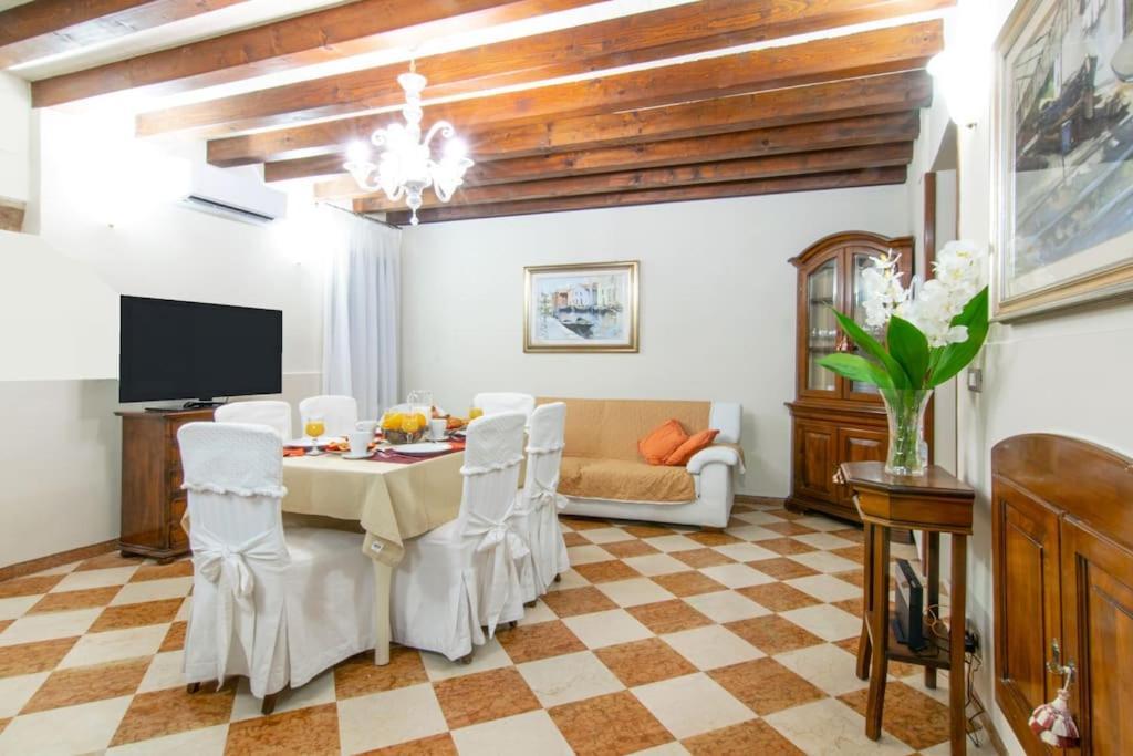 Residence Alma - Rialto Bridge Venesia Bagian luar foto