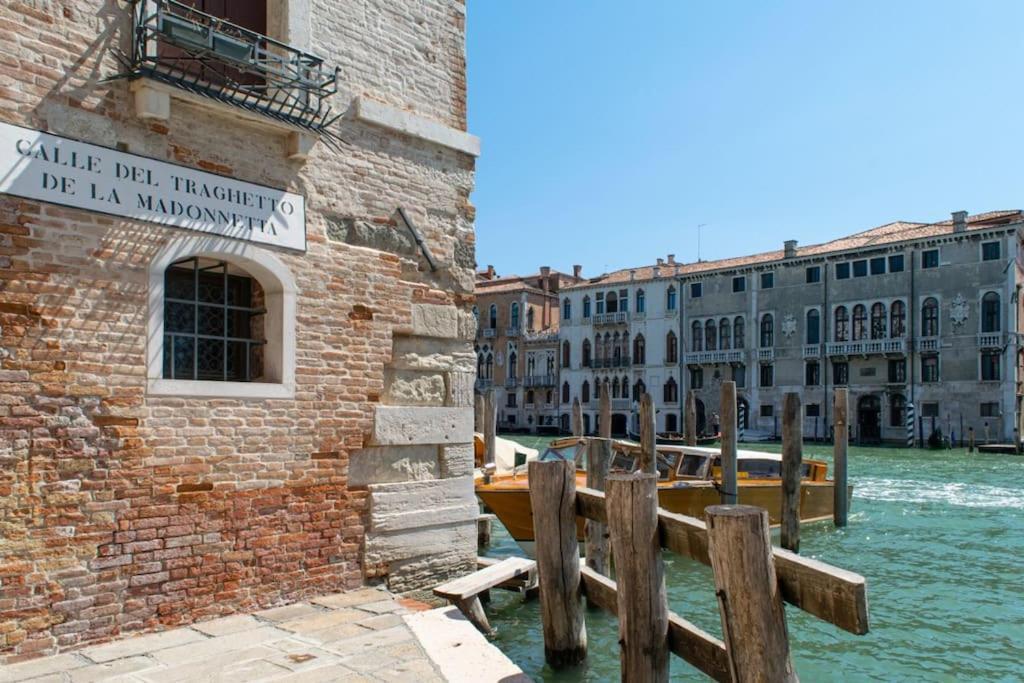 Residence Alma - Rialto Bridge Venesia Bagian luar foto